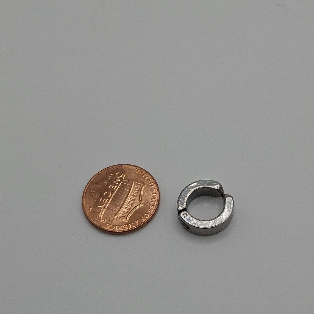 silver tone hinged ear cuff - Picture 3 of 3